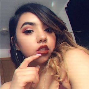 Meet your Posher, Esmeralda